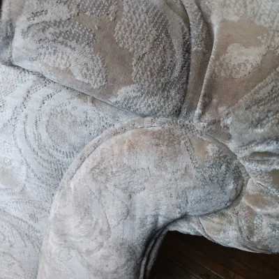 LOT 139: Victorian-Inspired Chaise Lounge Chair