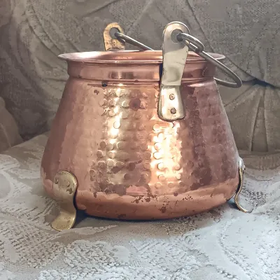 LOT 152: Country Kitchen Collection