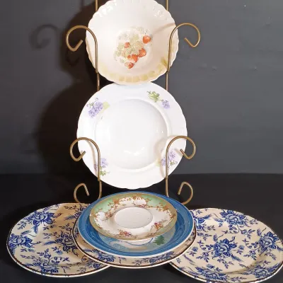 LOT 253: Miscellaneous Collection of Vintage and Contemporary China