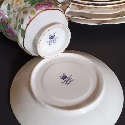 LOT 253: Miscellaneous Collection of Vintage and Contemporary China