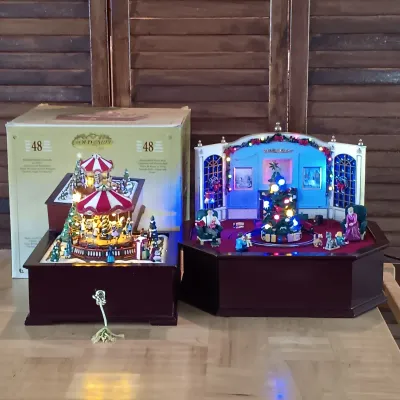 LOT 248: Mr Christmas Holiday Music Box & Gold Label Deluxe Music Box Carousel
