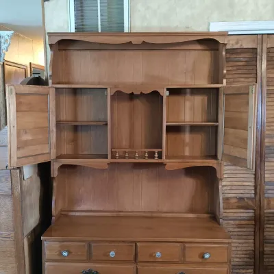 LOT 255: Sprague & Carleton Solid Maple Buffet Hutch