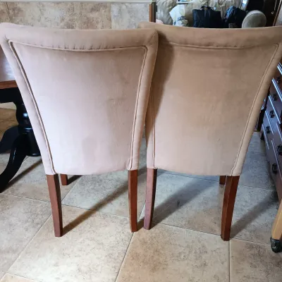 LOT 244: Butterfly-Leaf Dining Table with Upholstered Chairs