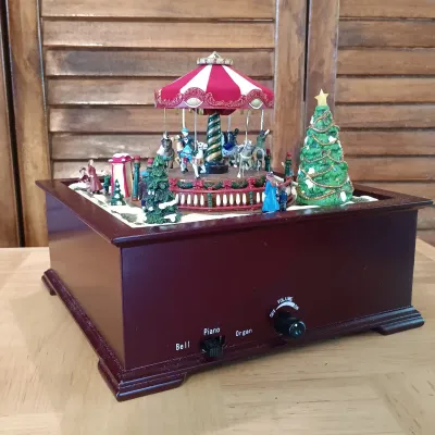 LOT 248: Mr Christmas Holiday Music Box & Gold Label Deluxe Music Box Carousel