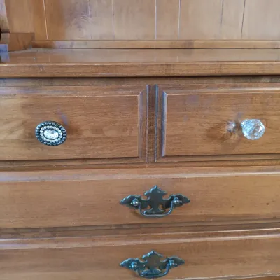 LOT 255: Sprague & Carleton Solid Maple Buffet Hutch