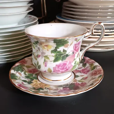 LOT 253: Miscellaneous Collection of Vintage and Contemporary China