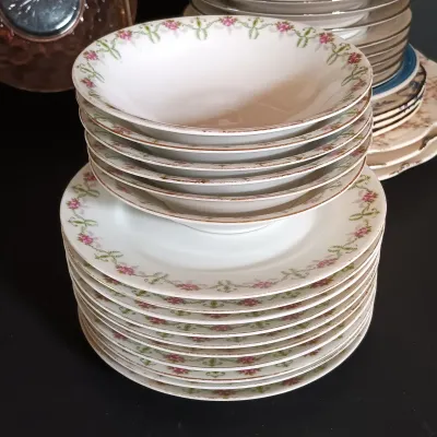 LOT 253: Miscellaneous Collection of Vintage and Contemporary China