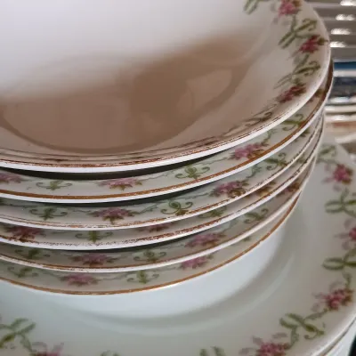LOT 253: Miscellaneous Collection of Vintage and Contemporary China