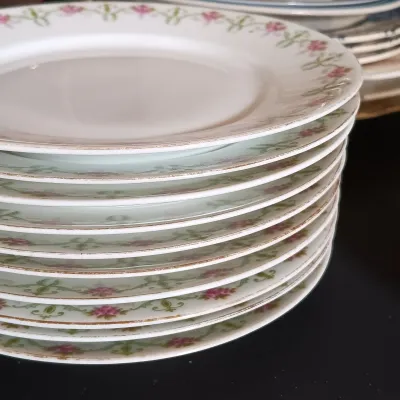 LOT 253: Miscellaneous Collection of Vintage and Contemporary China