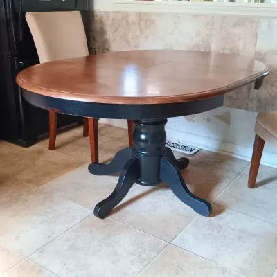 LOT 244: Butterfly-Leaf Dining Table with Upholstered Chairs