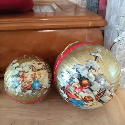 LOT 247: Mr. Christmas Deluxe Bell Symphonium with Records, Western Germany Paper Ornaments, Light-Up Water Lantern & More