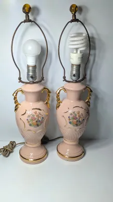 Sale Photo Thumbnail #276: Vintage Urn Style Table Lamp Pink Porcelain

Test Bulbs not included.