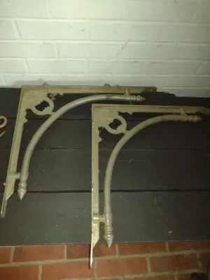 Two Pairs of Metal Architectural/Shelf Supports