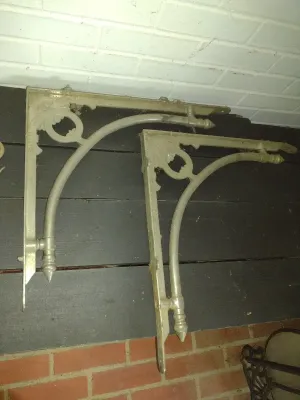 Two Pairs of Metal Architectural/Shelf Supports