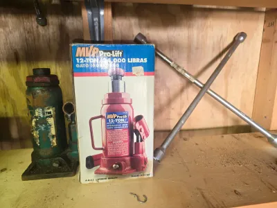 Sale Photo Thumbnail #460: Trolley jack 2 bottle jacks and a 4way