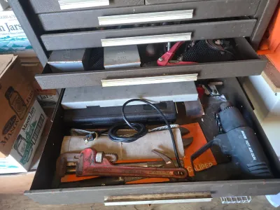 Sale Photo Thumbnail #396: With tools