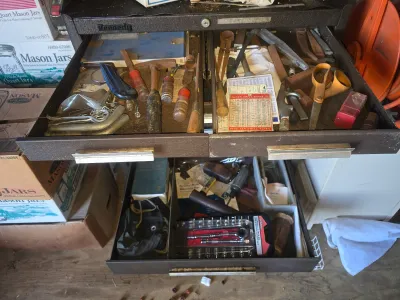 Sale Photo Thumbnail #394: With tools