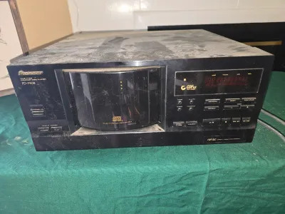 Sale Photo Thumbnail #233: 100 disc capacity