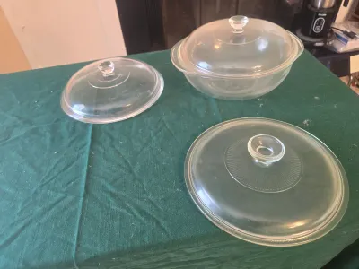 Sale Photo Thumbnail #115: 1 bowl 3 lids. Small chips in pics