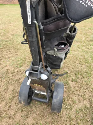 Sale Photo Thumbnail #214: 14 clubs on wheels