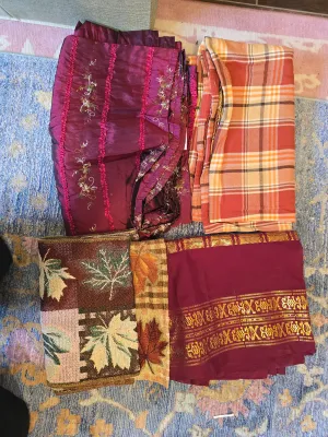 Sale Photo Thumbnail #355: 3 cloths 1 runner