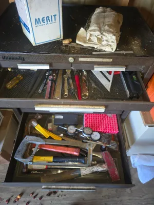 Sale Photo Thumbnail #395: With tools