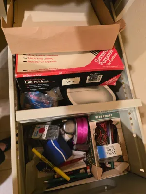 Sale Photo Thumbnail #368: Contents included