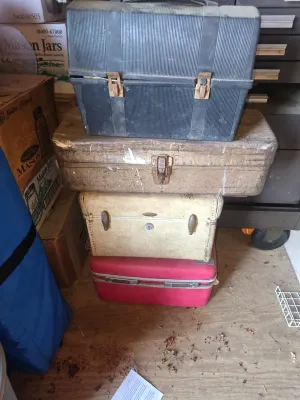 Sale Photo Thumbnail #414: 4 containers