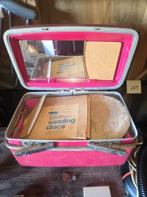 Sale Photo Thumbnail #410: 4 containers