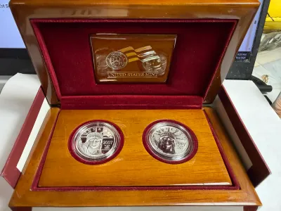 SCARCE PLATINUM 2007-W AMERICAN EAGLE 10TH ANNIVERSARY COIN SET 1-OUNCE PLATINUM TOTAL WEIGHT AS PICTURED.