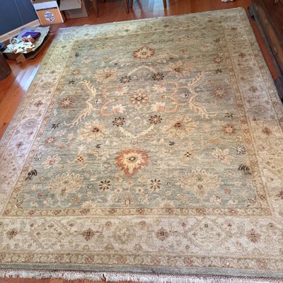 8’ x 10’ Blue Rug with Floral Motif (LR-BM)