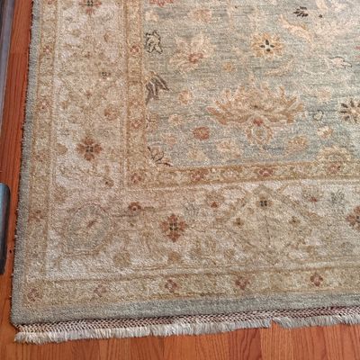 8’ x 10’ Blue Rug with Floral Motif (LR-BM)