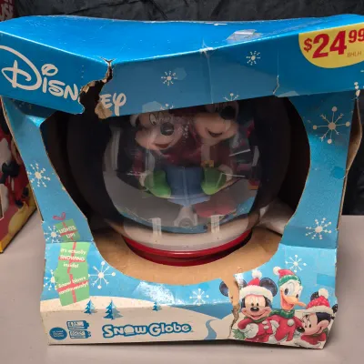 LOT 43B: Disney Animated Snowglobe (NIB), Mickey & Minnie Sleigh Ride Animation & Golfer Mickey Animated Decor