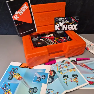 LOT 36B: Vintage K'NEX Building Block Set in Carrying Case