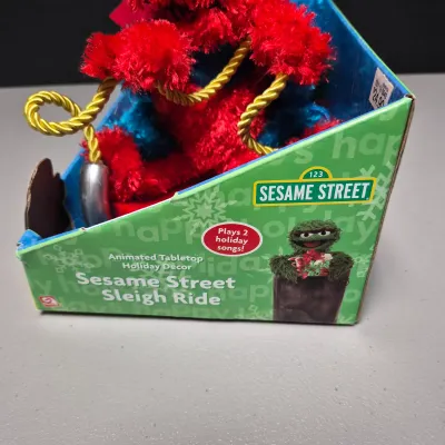 LOT 41B: Animated Big Bird, Sesame Street Sleigh Ride Animated Decor & Elmo Bubble Blower