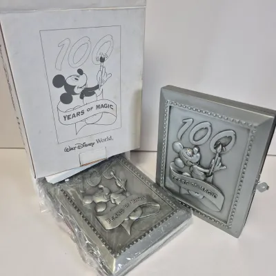 LOT 23B: Walt Disney World Decorative Picture Frames & Photo Albums with 2 Metal frames that include Collector Pin