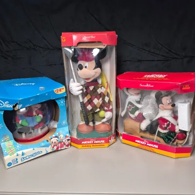 LOT 43B: Disney Animated Snowglobe (NIB), Mickey & Minnie Sleigh Ride Animation & Golfer Mickey Animated Decor