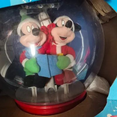 LOT 43B: Disney Animated Snowglobe (NIB), Mickey & Minnie Sleigh Ride Animation & Golfer Mickey Animated Decor