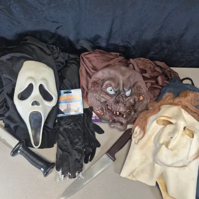 LOT 185B: Vintage Scream, Crypt Keeper, Michael Myers Costumes