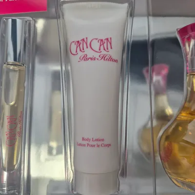 LOT 49B: Paris Hilton Can Can Fragrance Gift Set