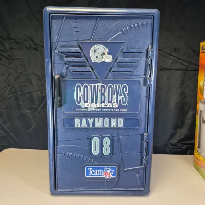 LOT 8B: Room Moodz Mini Water Cooler (NIB) & Vintage Dallas Cowboys Mini Locker