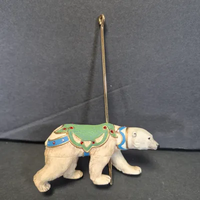 LOT 3B Hallmark Carousel Animated Display with 2 Horses, Lion, Giraffe & Polar Bear-Never Used