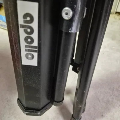 LOT 56B: Tiger Electronics Zoombox Portable Projector DVD/CD Player with Apollo Portable Projection Screen with Tripod Metal Base