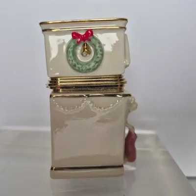 LOT 52B: Lenox Treasures "A Very Grinchy Treasure Box"