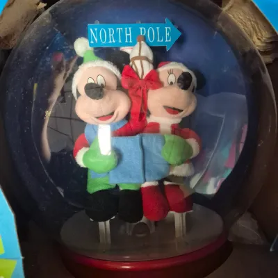 LOT 42B: Golf Mickey Holiday Animation, Animated Snowglobe (NIB) & Mickey Tree Topper (NIB)