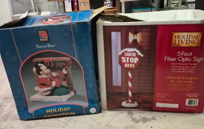 LOT 7B: "Santa Stop Here" 5-Ft Fiber Optic Sign & Mickey Holiday Animation