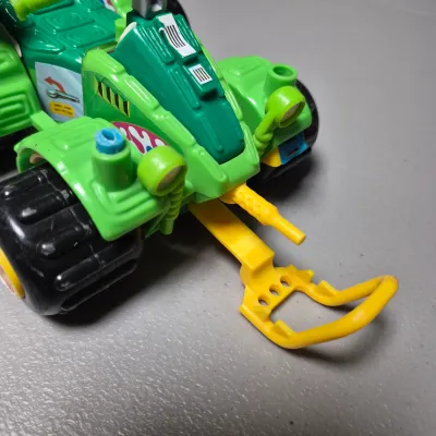 LOT 189B: Vintage 1992 TMNT Turtlemobile & Mutations Muta-Ski Vehicle