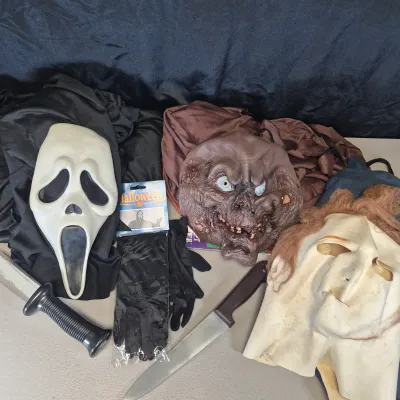 LOT 185B: Vintage Scream, Crypt Keeper, Michael Myers Costumes