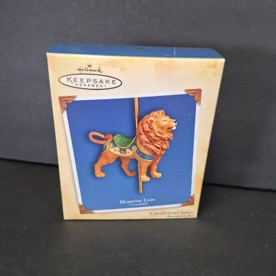 LOT 3B Hallmark Carousel Animated Display with 2 Horses, Lion, Giraffe & Polar Bear-Never Used