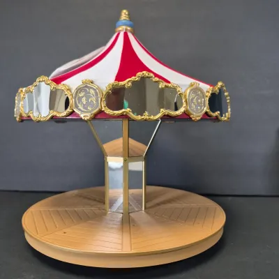 LOT 3B Hallmark Carousel Animated Display with 2 Horses, Lion, Giraffe & Polar Bear-Never Used